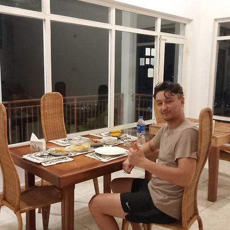 High View Homestay Kandy Bagian luar foto