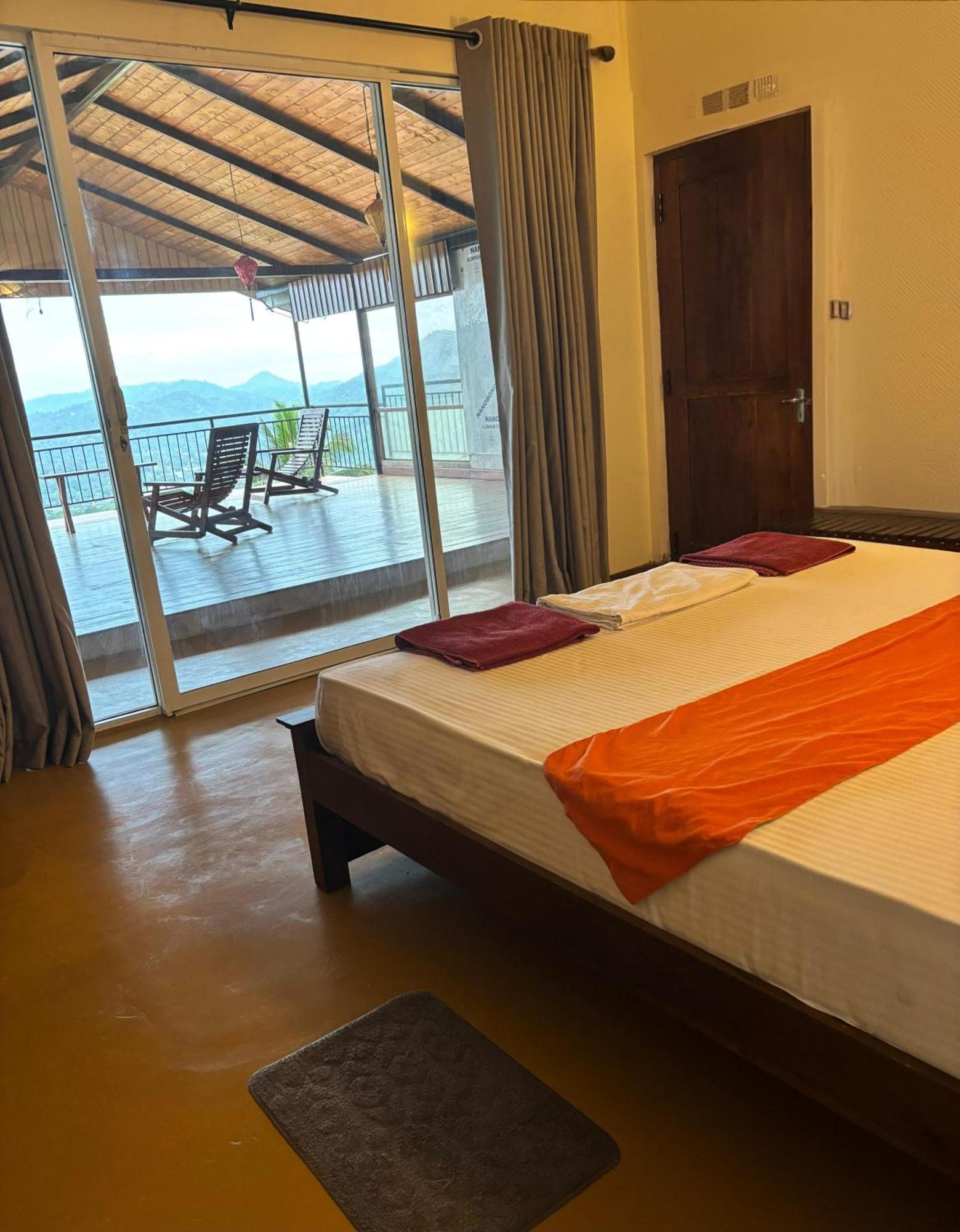 High View Homestay Kandy Bagian luar foto