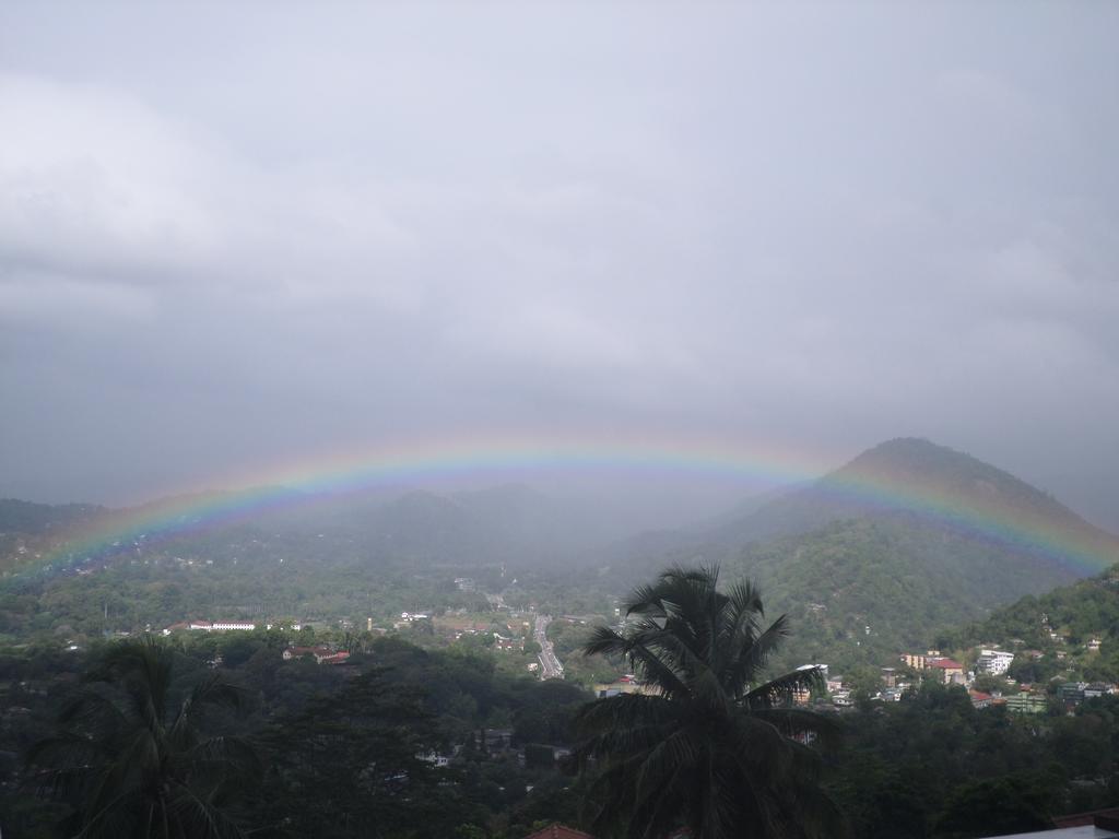 High View Homestay Kandy Bagian luar foto